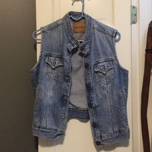 Jean Vest